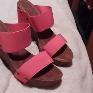 Shoes size 9 coral color